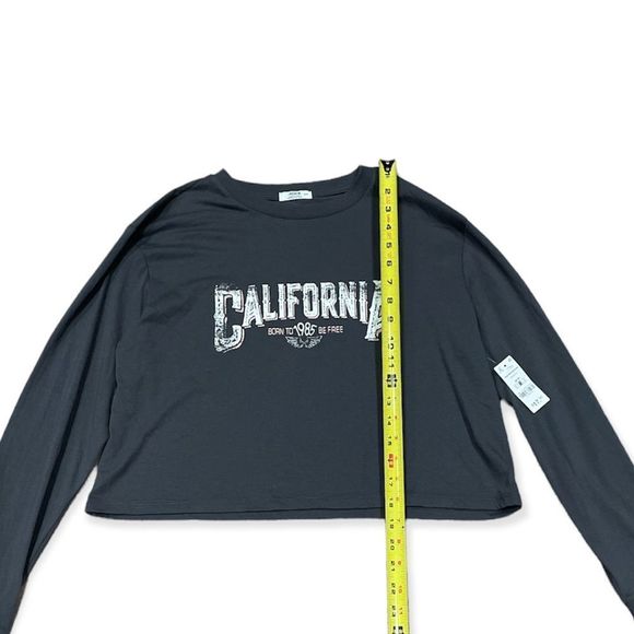 Ardene crop long sleeve tee size Medium - Picture 8 of 8